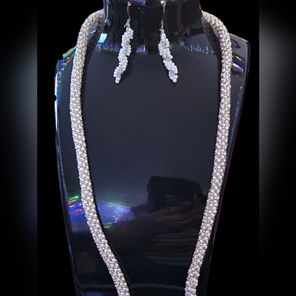 Hand Crafted Jewelry White, Gold, Clear Seed Beads Statement Necklace & Earrings - Picture 13 of 17